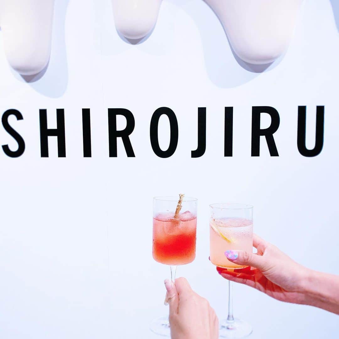 のインスタグラム：「昨日はFABIUS様﻿  @fabius.jp にご招待頂き、﻿ SHIROJIRU  @shirojiru の発表会に行ってきたよ♡﻿ ﻿ ﻿ 甘酒をヒントに作られた新しい美容ドリンク・SHIROJIRU✨﻿ 美容と健康に良さそうで飲むのが楽しみ♬﻿ ﻿ ﻿ #SHIROJIRU#FABIUS﻿#白汁 #レセプションパーティー﻿ #美容イベント﻿ #美容インフルエンサー」