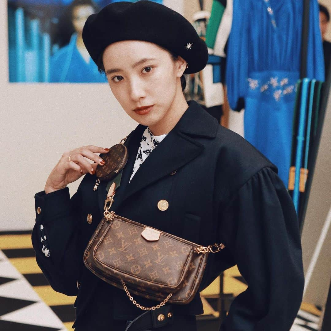 中田クルミさんのインスタグラム写真 - (中田クルミInstagram)「visited @louisvuitton 2019aw exhibition and this body bag is my most favorite one🥳 このバッグがダントツでめちゃんこ可愛いかった〜」5月29日 1時30分 - kurumi_nakata