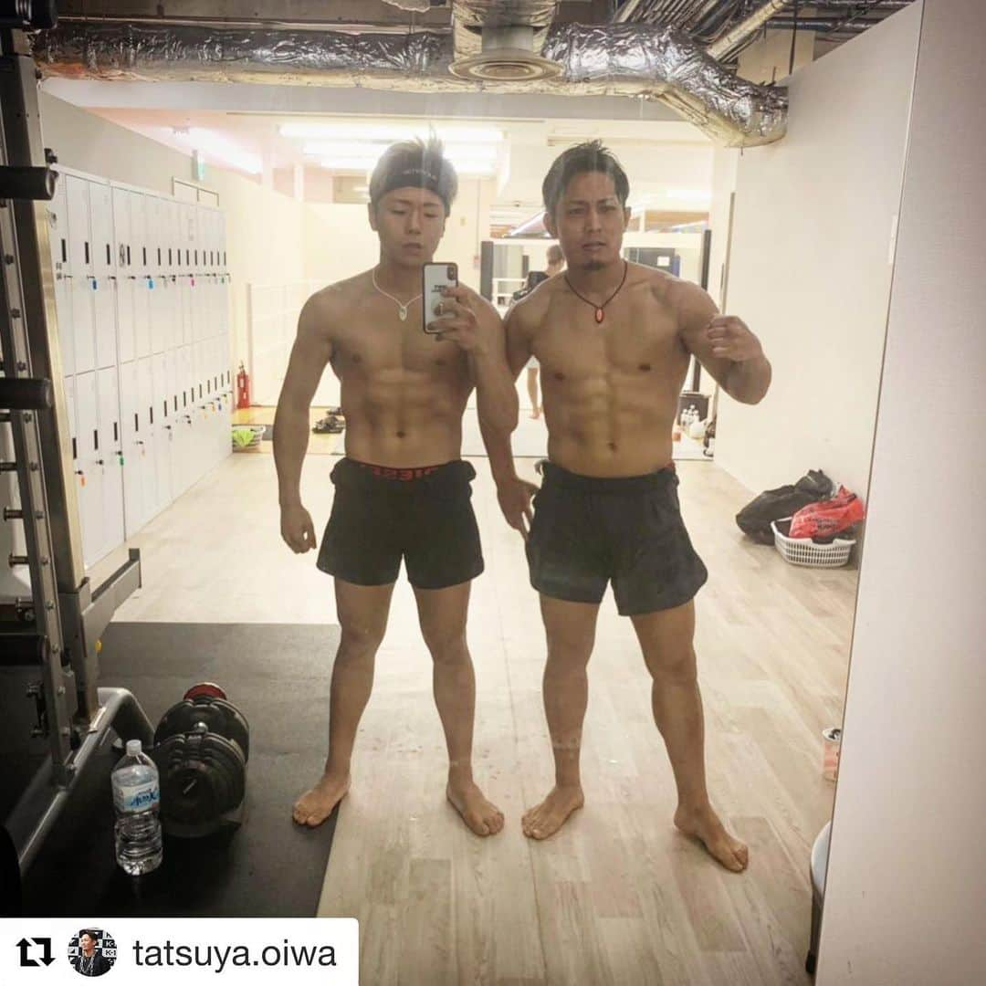 武尊さんのインスタグラム写真 - (武尊Instagram)「お疲れちゃんちん ボブチャンチン💪 @tatsuya.oiwa  #今日は１日たっちゃんと一緒でちた #TT兄弟 #Repost @tatsuya.oiwa (@get_repost) ・・・ T T兄弟👬 ティ〜ティティ〜ティティティティ♪ . #training #krest #TT兄弟 #ティティティティー」5月29日 1時33分 - k1takeru