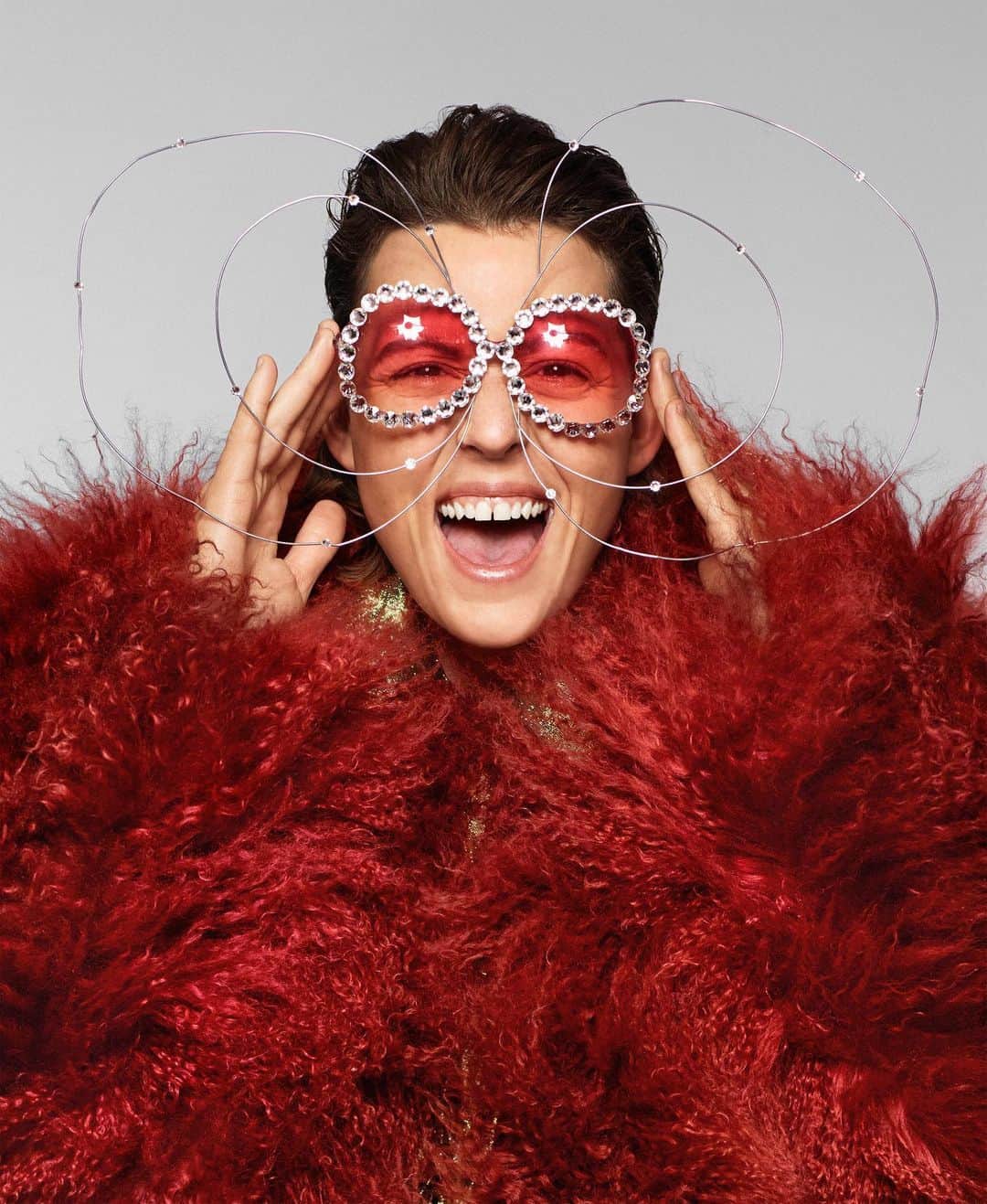 Harper's BAZAARさんのインスタグラム写真 - (Harper's BAZAARInstagram)「With the upcoming release of the #Rocketman biopic, Grammy winner #BrandiCarlile pays homage to the rock legend in riotous fashion inspired by some of #EltonJohn’s most iconic looks. Link in bio for more.  Photography by @thomaswhiteside  Fashion editor @maryammalakpour  Hair by @davidcoxhair  Makeup by @kalikennedy  Manicure by @marisacarmichael」5月29日 1時38分 - harpersbazaarus