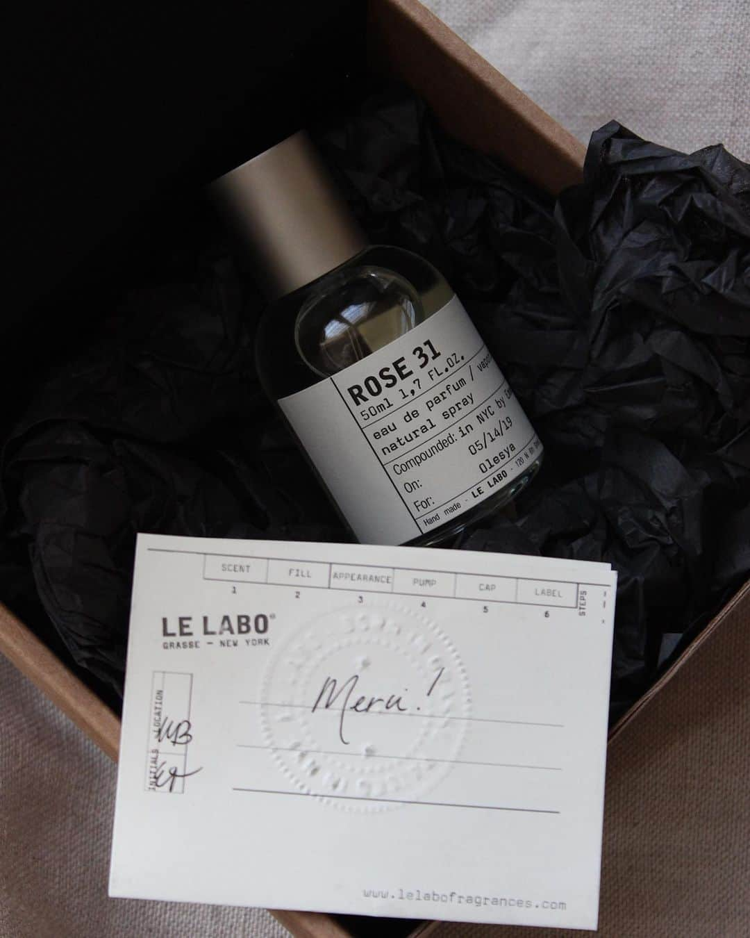 オレーシャ・ルーリンさんのインスタグラム写真 - (オレーシャ・ルーリンInstagram)「Everything is coming up roses 🌹 @lelabofragrances」5月29日 1時39分 - olesyarulin