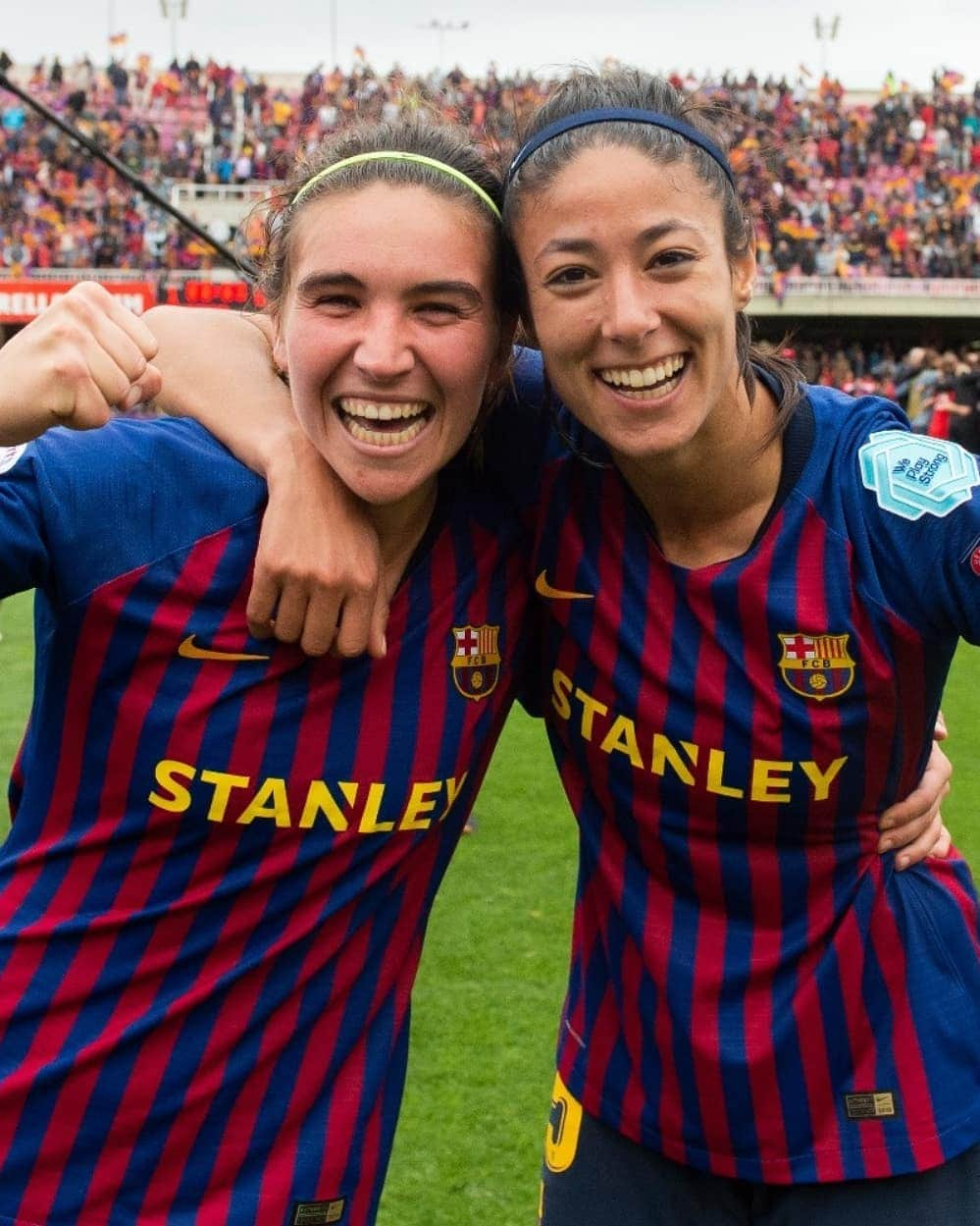 FCバルセロナさんのインスタグラム写真 - (FCバルセロナInstagram)「🙌 @fcbfemeni , the team with the most players at the World Cup 🙌 El Barça Femenino, el equipo con más mundialistas 👏 El Barça Femení, l’equip amb més mundialistes 👏 🔵🔴 #WeAreFootballers」5月29日 2時02分 - fcbarcelona