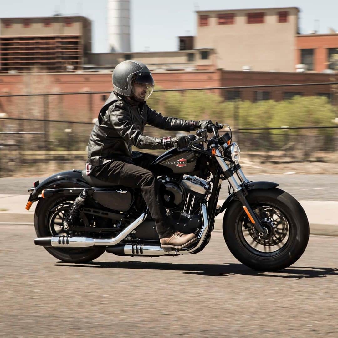 Harley-Davidsonさんのインスタグラム写真 - (Harley-DavidsonInstagram)「Hit the open road on ✌ wheels and feel freedom like you’ve never felt before.  Looking to get your #motorcycle license? Head to h-d.com/ridingacademy to learn about #HarleyDavidson #RidingAcademy.  #FortyEight #FindYourFreedom」5月29日 2時05分 - harleydavidson