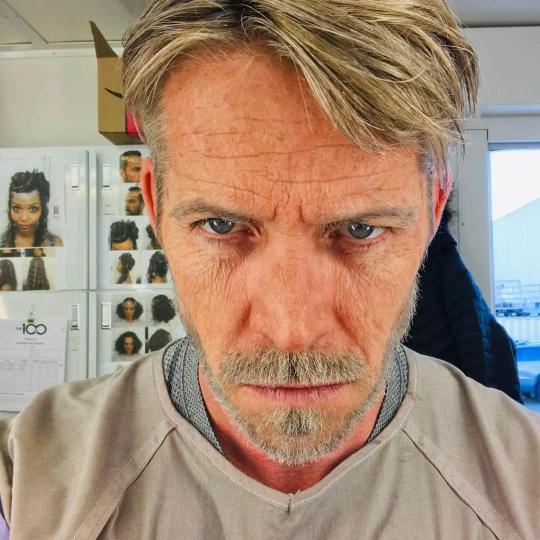 ショーン・マグワイアさんのインスタグラム写真 - (ショーン・マグワイアInstagram)「I’m trying to age gracefully...tonight we see what Russels been up to....@cw_the100」5月29日 2時38分 - iamseanmaguire