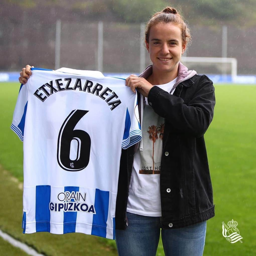 レアル・ソシエダさんのインスタグラム写真 - (レアル・ソシエダInstagram)「✍️ @anetxezarreta 2021 💙⚪️ . #AurreraReala #RealSociedad #AurreraNeskak #Football #Zubieta #LigaIberdrola」5月28日 17時53分 - realsociedad