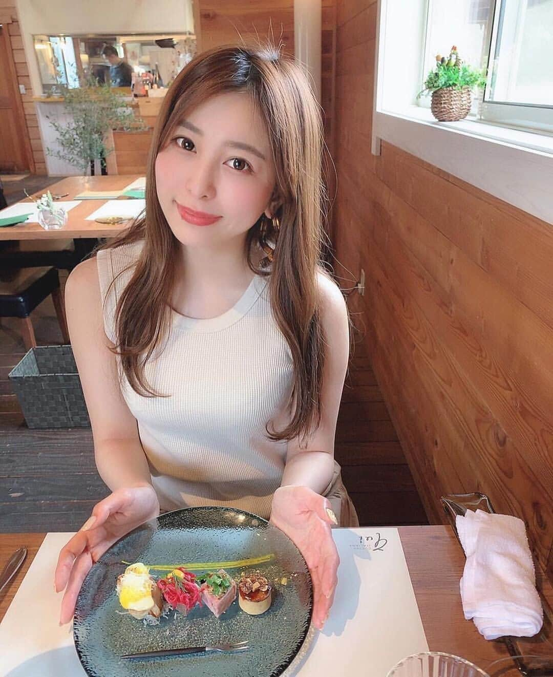 美女美容事情さんのインスタグラム写真 - (美女美容事情Instagram)「《山梨を満喫⛰🐄💕》⠀ *⠀ リポストを使って、素敵な写真📷✨を投稿されてる方を紹介させて頂く⠀⠀⠀⠀ 【💄美女美容事情💅】のコーナーです✨⠀ *⠀⠀⠀⠀⠀⠀⠀ いいねやコメント、フォローして応援してね❤︎🥰🎶⁣⠀ *⠀⠀⠀⠀⠀⠀⠀ 今回ご紹介させて頂きますのは❤︎⠀ 桃衣香帆さん< @momoikaho >の素敵なお写真📸⠀ *⠀ 山梨に行かれたそうです😊リラックスして優しく微笑む表情が本当に綺麗です🥰ナチュラル美人で羨ましい❤️⠀ *⠀⠀ 桃衣香帆さんのアカウントには他にも素晴らしい投稿が沢山ありますので是非覗いてみて💁‍♀️💙⠀ *⠀⠀ 桃衣香帆さん< @momoikaho >⠀ 素敵な投稿ありがとうございました☺️📸✨⠀⠀⠀⠀⠀⠀⠀⠀ △▼△▼△▼△▼△▼△▼△▼△▼△▼⠀⠀⠀⠀⠀⠀⠀⠀⠀⠀⠀⠀⠀⠀⠀⠀⠀⠀⠀⠀⠀⠀⠀⠀⠀⠀⠀⠀⠀⠀⠀⠀⠀ ❤🧡💛「美女美容事情」💚💙💜⠀⠀⠀⠀⠀⠀⠀⠀⠀⠀⠀⠀⠀⠀⠀ 👇掲載ご希望の方は👇⠀⠀⠀⠀⠀⠀⠀⠀⠀⠀⠀⠀⠀⠀⠀⠀ @b_b_j.jタグ付けと🖤 # ビジョビ⠀🖤⠀⠀⠀⠀⠀⠀⠀⠀⠀⠀⠀⠀⠀⠀⠀ をタグ付けお願いします✨⠀⠀⠀⠀⠀⠀⠀⠀⠀⠀⠀⠀⠀⠀⠀⠀ ――――――――――――――――⠀⠀⠀⠀⠀⠀⠀⠀⠀⠀⠀⠀⠀⠀⠀⠀⠀⠀⠀⠀⠀⠀⠀ ～姉妹アカウントのご紹介～⠀⠀⠀⠀⠀⠀⠀⠀⠀⠀⠀⠀⠀⠀⠀⠀⠀⠀⠀⠀⠀⠀⠀⠀⠀⠀⠀ ◇美容情報を紹介している«美女美容事情～Beauty～»⠀⠀⠀⠀⠀⠀⠀⠀⠀⠀⠀⠀⠀⠀⠀⠀⠀⠀⠀⠀⠀⠀⠀⠀⠀⠀ ( @b_b_j.j_b )⠀⠀⠀⠀⠀⠀⠀⠀⠀⠀⠀⠀⠀⠀⠀⠀⠀⠀⠀⠀⠀⠀⠀⠀⠀⠀⠀ ◇美しい旅スポット紹介をしている«美 spot»⠀⠀⠀⠀⠀⠀⠀⠀⠀⠀⠀⠀⠀⠀⠀⠀⠀⠀⠀⠀⠀⠀⠀⠀⠀ ( @b__spo )⠀⠀ ⠀ ◇ビジョビがお届けするセレクトショップ«bi select»⠀ ( @bi_select )⠀ ⠀⠀⠀⠀⠀⠀⠀⠀⠀⠀⠀⠀⠀⠀⠀⠀⠀⠀⠀⠀⠀ よかったらこちらも覗いてみてね✨⠀ ――――――――――――――――⠀⠀⠀ @b_b_j.j⠀⠀ #女子力  #旅行 #ランチ  #naturalbeauty⠀⠀⠀ #スタイル抜群  #くびれ⠀⠀⠀⠀⠀ #女子力アップ #スマイル ⠀⠀⠀⠀⠀⠀ #美人 #美女 ⠀⠀⠀⠀ #オトナ女子 #大人可愛い⠀⠀⠀ #旅行好き #女子旅行⠀⠀⠀⠀ #ランチ巡り  #オシャレコーデ ⠀⠀⠀⠀⠀⠀ #綺麗な景色 #プール ⠀⠀⠀⠀⠀⠀ #パーカー女子  #女子力up ⠀⠀⠀ #大人カジュアルコーデ #綺麗めコーデ⠀ #女子力アップ #美肌ケア ⠀⠀ #美意識 #美意識向上⠀⠀⠀⠀ #美肌 #美白 ⠀⠀⠀⠀⠀⠀⠀⠀⠀⠀ #trip #bikini」5月28日 17時56分 - b_b_j.j