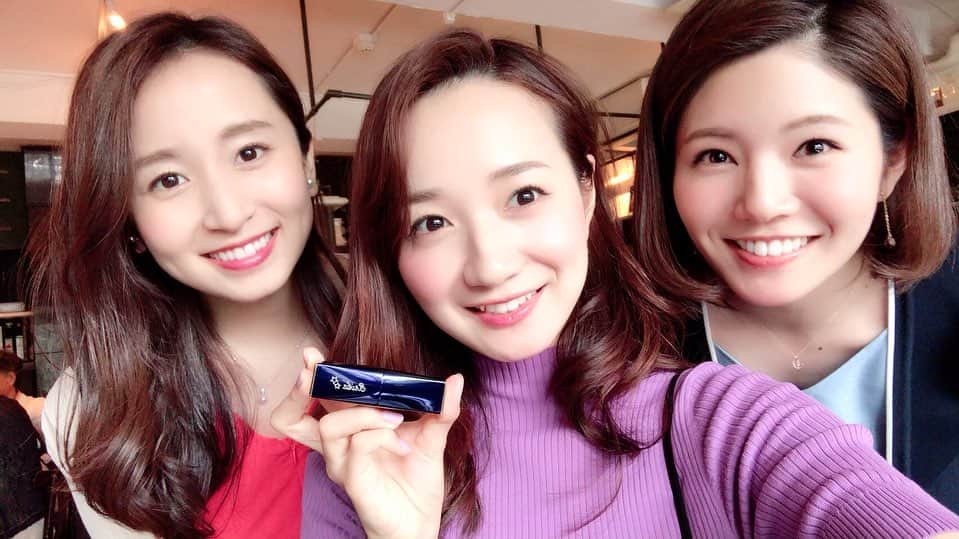 小野恵美のインスタグラム：「久々の3人ランチ🍽 濃厚なカルボナーラが美味しかった✨ えりかちゃんのバースデーお祝いも🥰おめでとう🎉ステキな一年を💕 満腹で満足なランチでした。 ・ ちなみに、2枚目はお仕事終わりで向かってるあさみんに送った「早く〜🥺❤️」 #イラッとくるシリーズ  #ランチ #フリーアナウンサー #外苑前 #お誕生日おめでとう #happybirthday #lunch #でこ #また近々」
