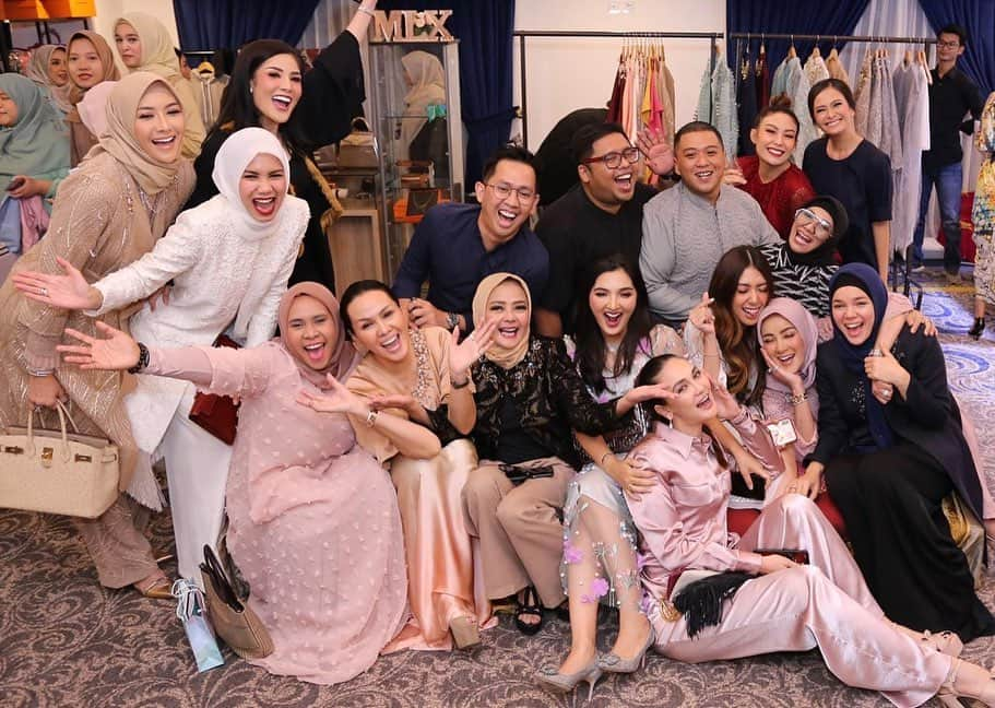 ルナ・マヤさんのインスタグラム写真 - (ルナ・マヤInstagram)「Congratulations @ollaramlanaufar x @ayumimca sukses ya 💖 #latepost✌」5月28日 18時17分 - lunamaya