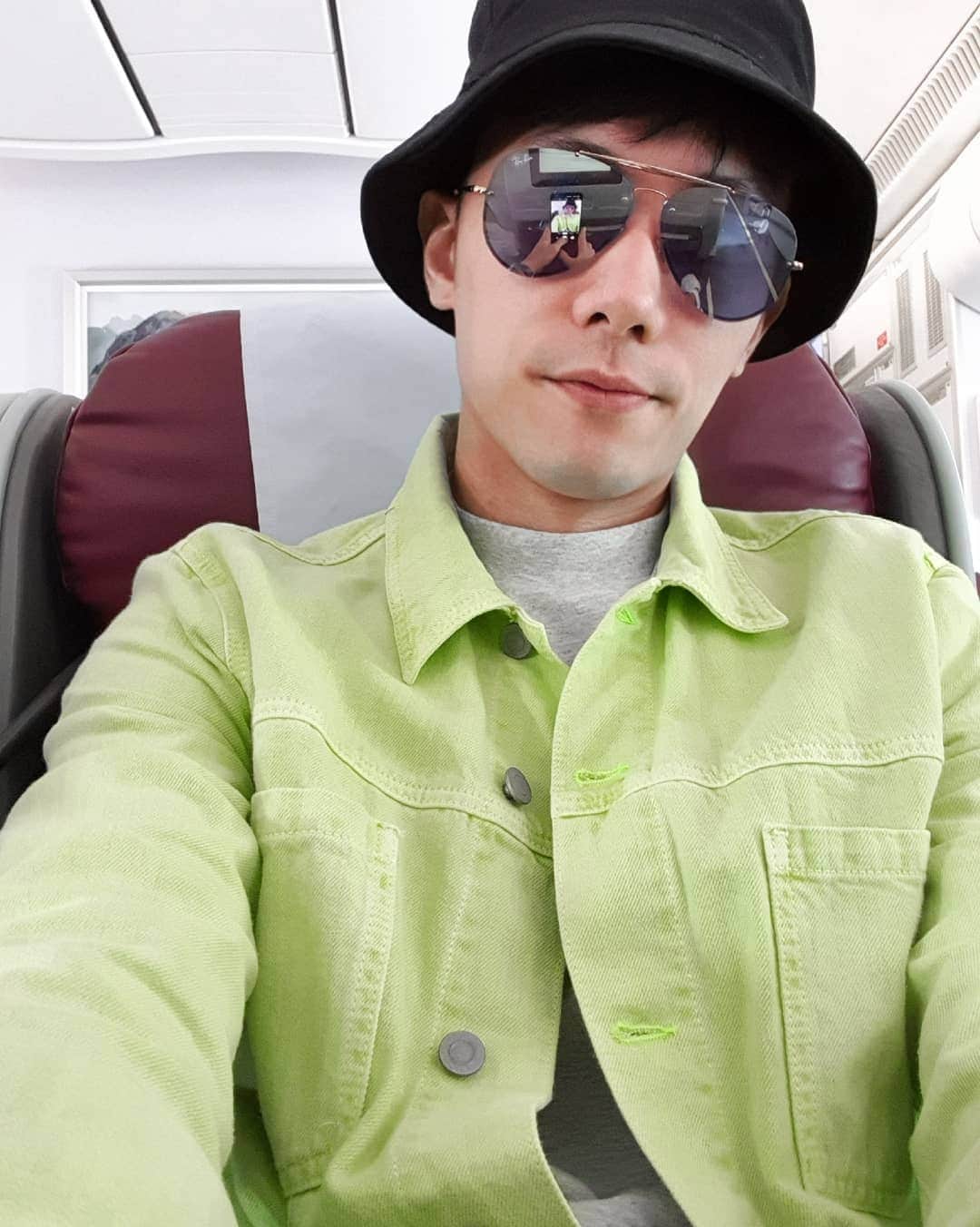 デスモンド・タンさんのインスタグラム写真 - (デスモンド・タンInstagram)「Jetting off on a new journey. ✈ 新旅程，新奇迹。I love how the Creator makes plans that are filled with surprises. A detour is not a dead-end, it is just a new flight of wonders. Have faith and spread your wings! 🦅  台北我又回来咯! 这次你会给我怎样的惊喜?」5月28日 18時27分 - thedesmondtan