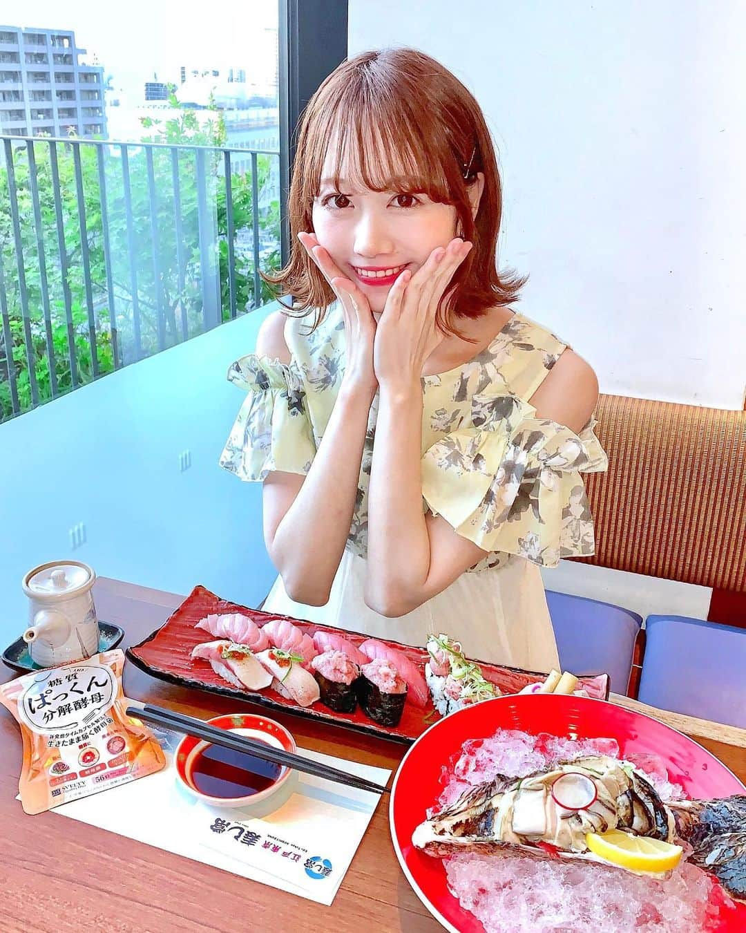 佐藤瀬奈さんのインスタグラム写真 - (佐藤瀬奈Instagram)「最近お寿司が食べたくて食べたくて…！ ようやく食べに来れました🤤💕 えんがわとサーモンなら永遠に食べられると思う🍣笑⠀ ⠀ 一時期 回転寿司に通いまくって激太りした事があるので(そりゃほぼ米だもんね笑) 相変わらずぱっくん分解酵母に頼っています😂✨⠀ ⠀ 好きな食べ物が全て炭水化物だから、このサプリを持ち歩いてないと落ち着かない←⠀ ⠀ あ〜美味しかった🤤💕 ・ ・ ・ #寿し常#お寿司#スカイツリー#東京スカイツリー#skytree#ぱっくん分解酵母#ぱっくんアンバサダー #糖質分解#ダイエット#スベルティ#SVELTY#東京ランチ#東京グルメ」5月28日 18時44分 - senapuu