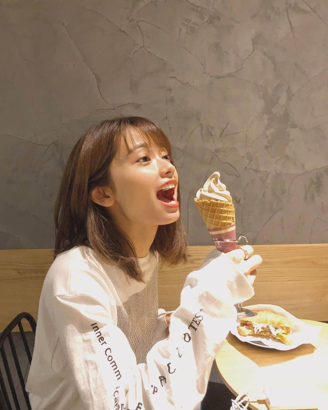 足立佳奈さんのインスタグラム写真 - (足立佳奈Instagram)「おいしいって幸せー。🍦 ♡」5月28日 18時51分 - kana1014lm