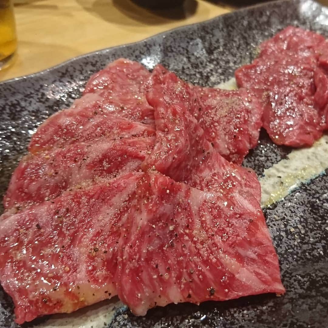 松本康太さんのインスタグラム写真 - (松本康太Instagram)「『育てたタレ(生玉子に焼肉を毎回つけて肉の味をうつしたもの)をかけた卵かけご飯+ハラミのせ♪』江古田にある「圓」と言うお店♪少し馬刺し醤油が入っているらしいよ(^-^)♪ #卵かけご飯 #tkg #赤身肉 #江古田 #圓 #焼肉 #玉子 #卵 #たまご #美味しい #たまごかけごはん #ハラミ #レギュラー松本 #あるある探検隊 #グルメ探検隊 #飯テロ #肉山 #系列」5月28日 19時09分 - aruarutankentai.matsumoto