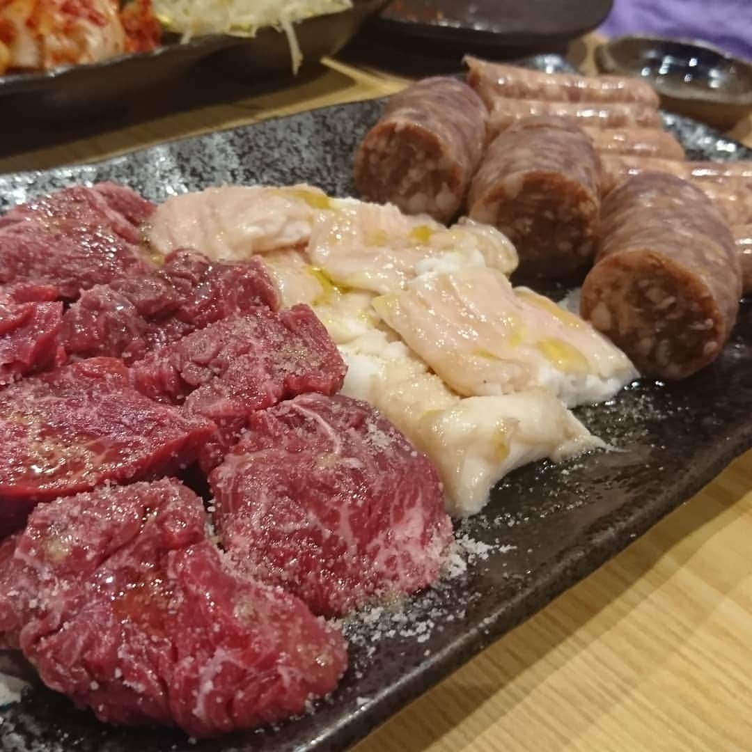 松本康太さんのインスタグラム写真 - (松本康太Instagram)「『育てたタレ(生玉子に焼肉を毎回つけて肉の味をうつしたもの)をかけた卵かけご飯+ハラミのせ♪』江古田にある「圓」と言うお店♪少し馬刺し醤油が入っているらしいよ(^-^)♪ #卵かけご飯 #tkg #赤身肉 #江古田 #圓 #焼肉 #玉子 #卵 #たまご #美味しい #たまごかけごはん #ハラミ #レギュラー松本 #あるある探検隊 #グルメ探検隊 #飯テロ #肉山 #系列」5月28日 19時09分 - aruarutankentai.matsumoto