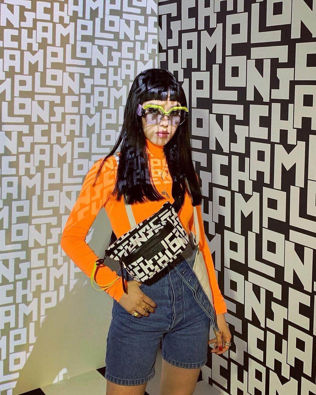 Longchampさんのインスタグラム写真 - (LongchampInstagram)「Neon vibes and #LongchampLGP pattern hitting the dance floor in Japan.」5月28日 19時19分 - longchamp