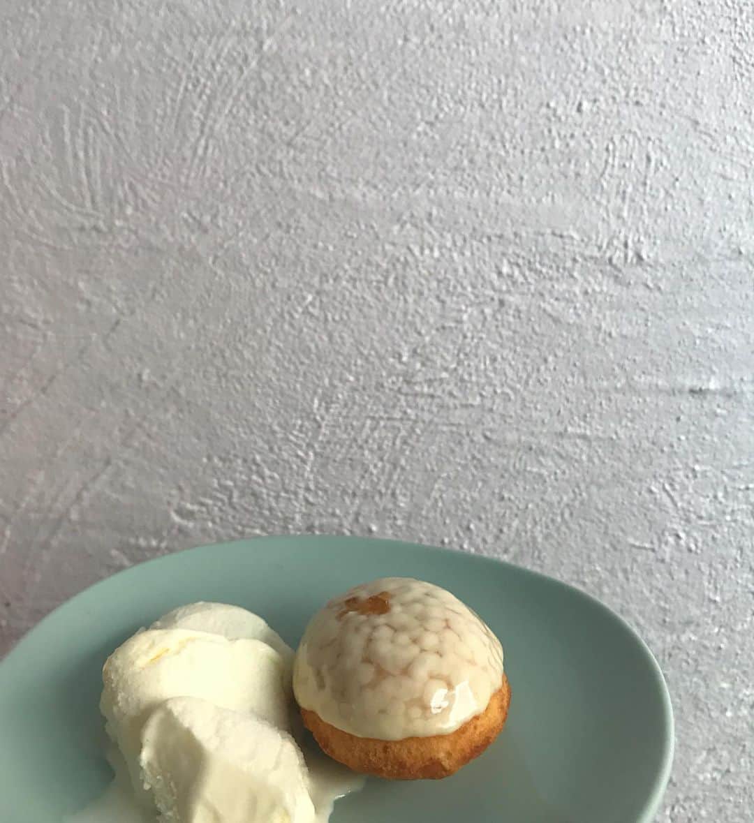 鎮西寿々歌さんのインスタグラム写真 - (鎮西寿々歌Instagram)「レモンケーキには目がない私🍋 この前初めてあたたかい#レモンケーキ 食べた。隣のアイスがこれまた合うんだわ〜〜🍨ずるい！！！！！」5月28日 19時29分 - tarasuzuka24