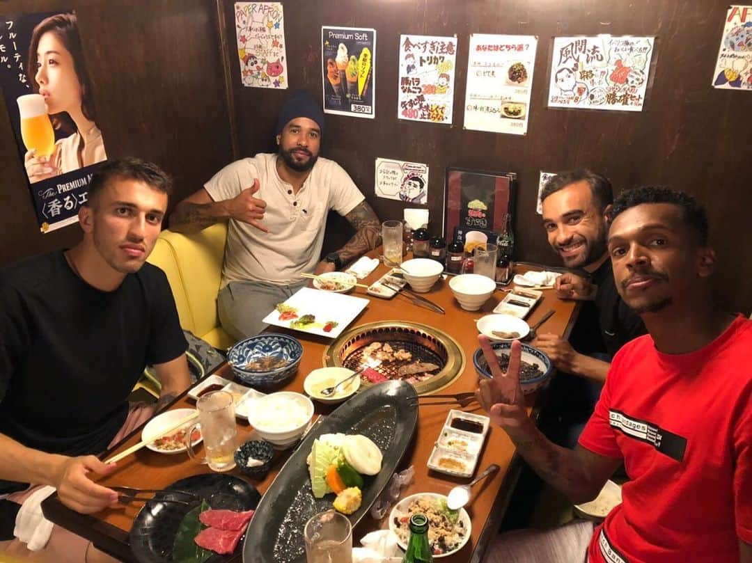 名古屋グランパスさんのインスタグラム写真 - (名古屋グランパスInstagram)「Prazer te ver de novo, Neto !! 🙌🙌🙌 #EduardoNeto❤️💛🧡#grampus」5月28日 19時33分 - nagoyagrampus