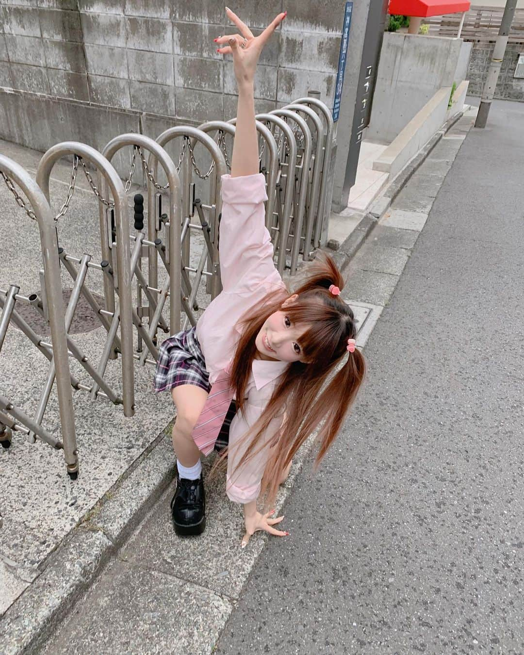 椎名ひかり（ひかりん）さんのインスタグラム写真 - (椎名ひかり（ひかりん）Instagram)「#原宿 #制服コーデ  #ぴかりん #椎名ひかり #ぴ様  KERAレジェンドな原宿モデルが8人集まるイベントが6月11日にありますDEATH！！！待ってるよ。」5月28日 19時33分 - pikarin_shiina