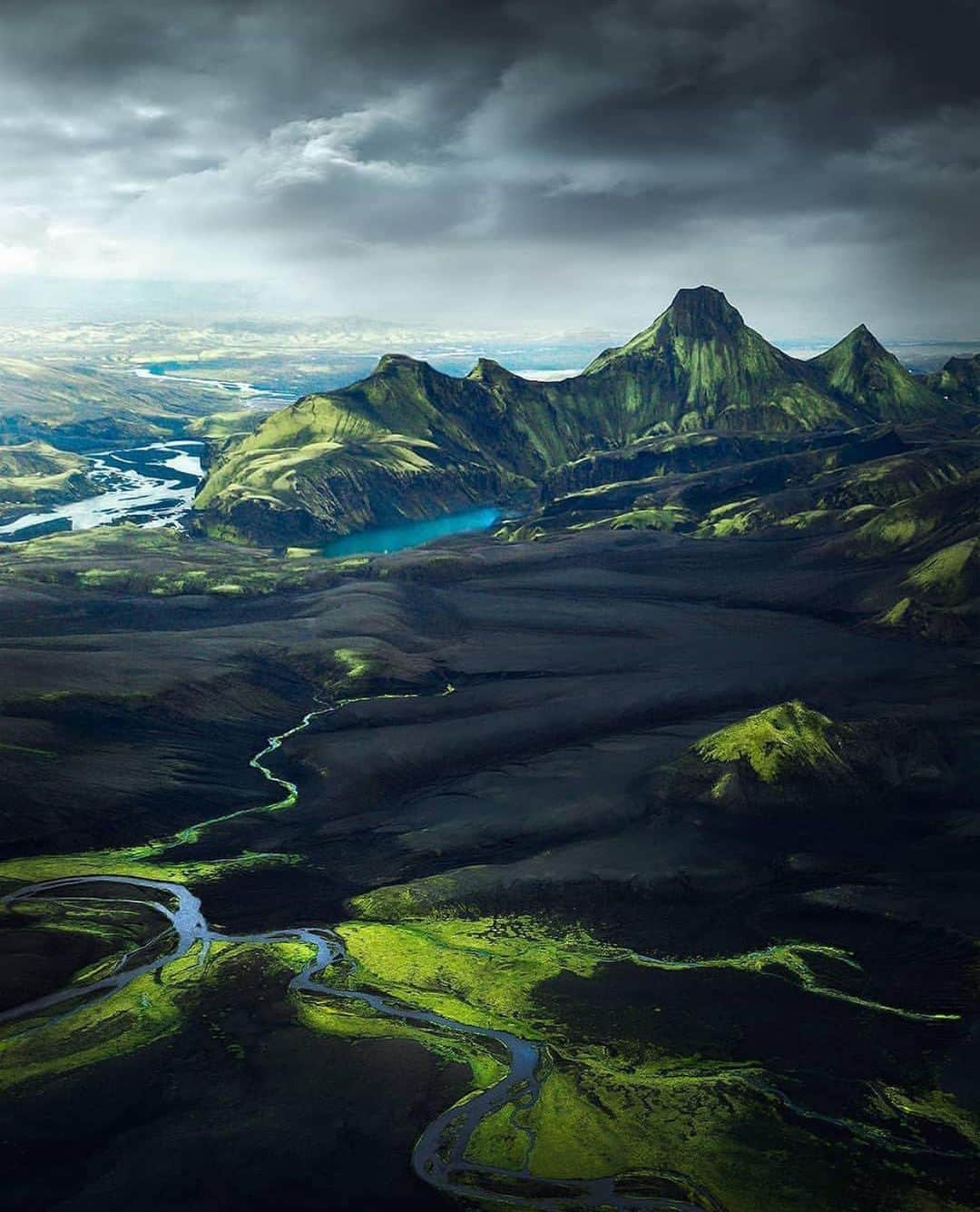 Canon Photographyさんのインスタグラム写真 - (Canon PhotographyInstagram)「These waves in Iceland are crazy! Photography |  @simona_br_photography  #waves #ocean #Iceland  #landscape」5月28日 19時34分 - cpcollectives