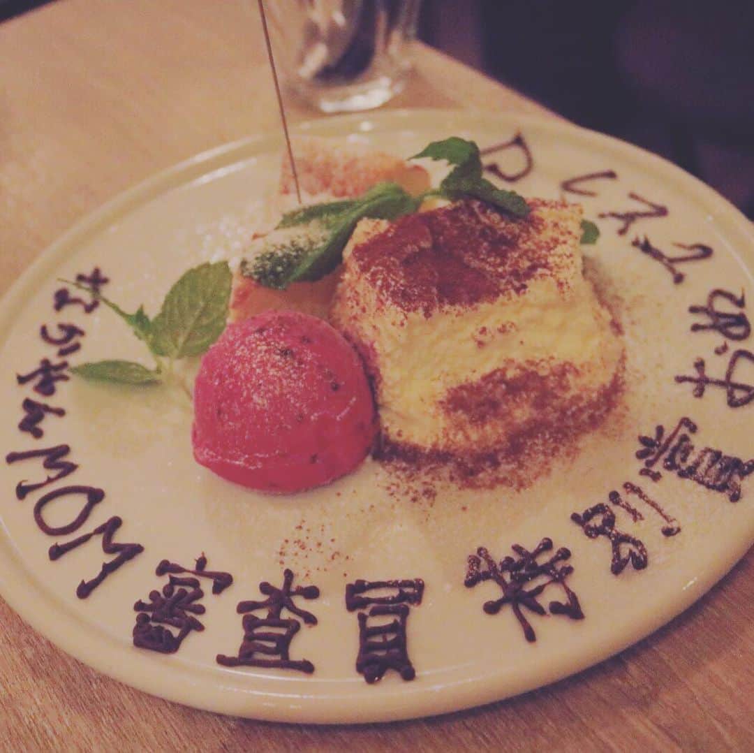 中谷彩伽のインスタグラム：「あまちゃん(@senshu18_ms3 )とこの前ご飯行ってきたよ😍ミスオブのお祝いして貰って感動🥺 . 趣味とか考えも似ててびっくり😂 . #ミスコン」