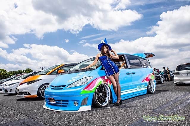 小野さゆりさんのインスタグラム写真 - (小野さゆりInstagram)「ご要望にお答えしただけです 笑  いやしかし空綺麗…。 車かっこよくてツヤツヤピカピカ。 お客さんいい笑顔。  写真すごいわー  #WRJ #レースクイーン #raceQueen #JAPAN #japanese #japanesegirl #モデル #model #小野さゆり #グラビア #gravure #sexy #コスチューム #エナメル #エナメルパンプス #vertex #vertexraceQueen #ワゴンリゾートジャパン #MC #model #artist #creator #コスプレ #結希みらい #黒ストッキング #ストッキング #cat #猫耳  #ボディコン #友美らん」5月28日 19時43分 - sayuriono0301