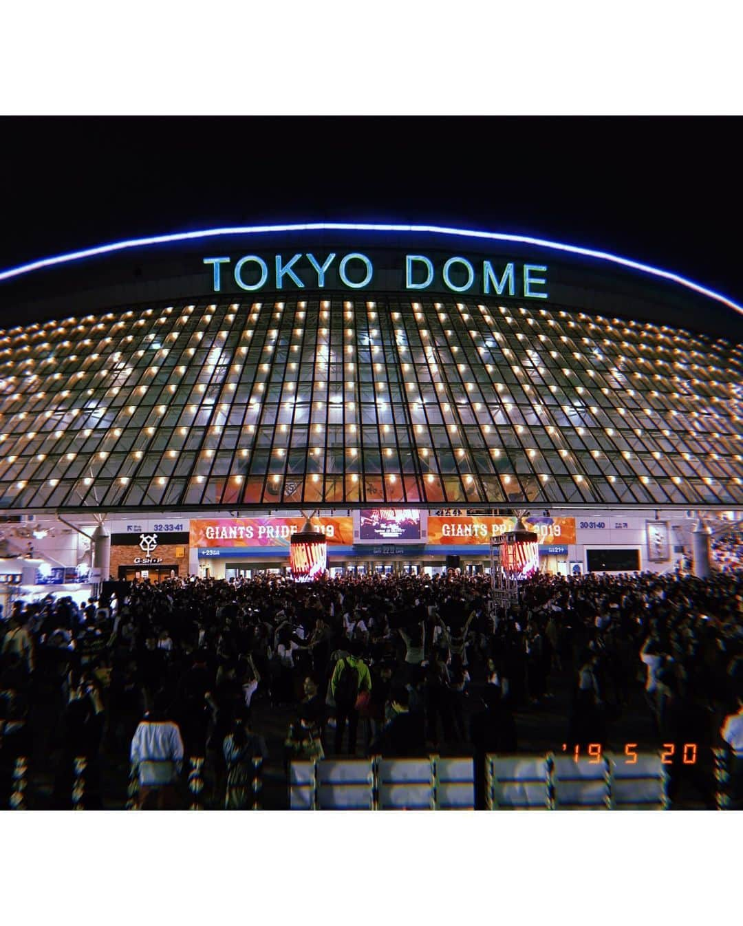 津田菜都美さんのインスタグラム写真 - (津田菜都美Instagram)「* * Mr.Children Dome Tour 2019 ～Against All GRAVITY～ * Tomorrow never khowsな毎日なので巡り逢った全てのものから送られるSignを見落とさずに夢見てた未来は～それほど離れちゃいな～いって足音刻みながらCROSS ROADのような人生という終わりなき旅をInnocent World的な心で謳歌していきたいと思います🦖💓笑 最高。まだまだ歌っててほしい！ #ミスチルライブ#東京ドーム#tokyodome#ミスターチルドレン #tomorrowneverknows#sign#足音#bestrong#crossroad#終わりなき旅#innocentworld」5月28日 19時49分 - tsuda_723_official