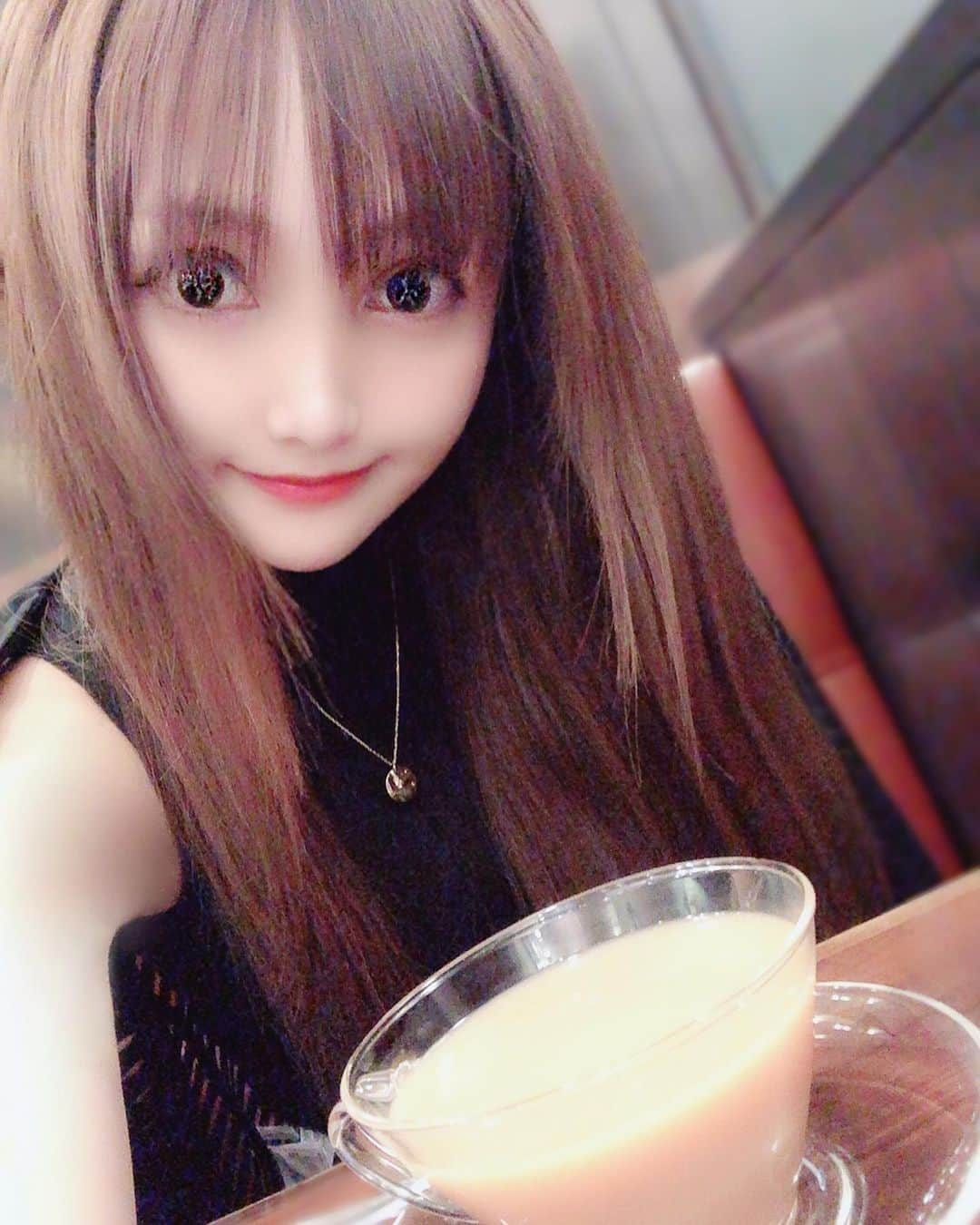 宇佐美あいりさんのインスタグラム写真 - (宇佐美あいりInstagram)「お腹空いたので1人カフェご飯😋🍽💓大好きなハンバーグプレート☺️✨おいしいし、可愛い♡♡ #グラドル自画撮り部#カフェ#1人カフェ#1人カフェ巡り#cafe#1人ご飯#ハンバーグ#ハンバーグプレート#プレート#紅茶#ミルクティー#童顔#babyface#sexy#섹시#美人#sexy#cute#エロ#エロカワ#お姉さん#japanesegirl#猫顔#お気に入り##美味しい#星乃珈琲#六本木#roppongi#followme」5月28日 19時57分 - airi.usami_official