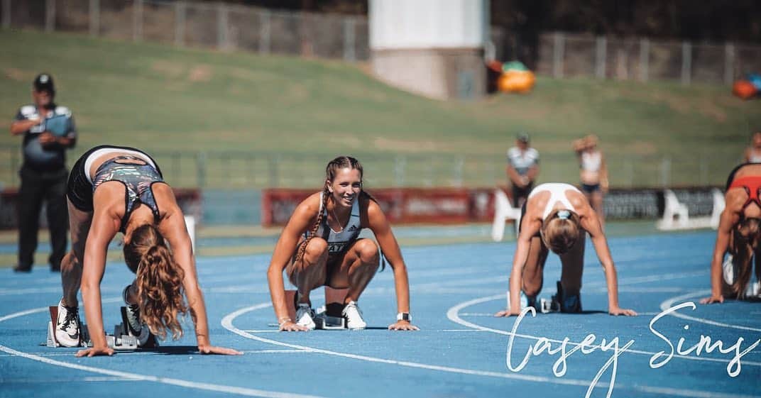 Maddie COATESのインスタグラム：「“Become addicted to the progress, not just the achievement.” #bossbabeinc • • • • #focus #runhappy #fitgirl #fit #training #tallgirl #strong #fitlife #iwill #adidas #adidasau #exercise #gymlife #getfit #determinded #shredded #physique #dedication #active #instahealth #running #instarunners #muscles #instafitness #runners #gymlife #brunette #instarun #fitnessmotivation #fitnessadiction」