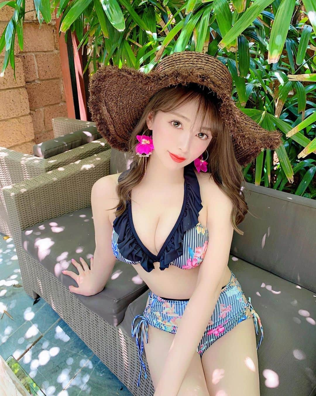 小川ももえさんのインスタグラム写真 - (小川ももえInstagram)「とにかくいっぱいプール入ったよ〜🥰 . 水着は @eimyistoire_official の！！ eimyの水着、全部可愛くて大好き🥺❤️ .  #eimyistoire #eimy_holiday #danangtrip #danang #ダナン#trip #ダナン旅行 #ダナン観光 #フュージョンマイアダナン #fusionmaiadanang #fusionmaia #fusionmaiaresort #リゾート#resort#水着#グラビア #グラビア風#Vietnam#vietnamgirl#ベトナム#女子旅#女子旅行#room306#room306contemporary #ビキニ#ビキニ女子」5月28日 20時06分 - momoe_0406