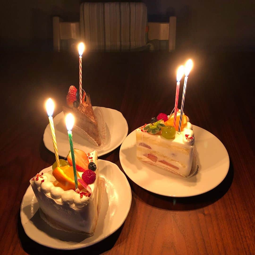 塩田仁史さんのインスタグラム写真 - (塩田仁史Instagram)「38歳になりましたー！ 息子の誕生日の2日後という事でささやかなケーキでお祝い！ 38歳もガンガン行きたいと思います。また応援宜しくお願いします🙇‍♂️」5月28日 20時17分 - shiota_hitoshi
