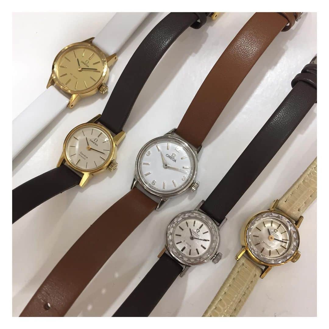 のインスタグラム：「-HIROB渋谷ヒカリエ-﻿ antique omega﻿ ¥80,000〜125,000+tax﻿ ﻿ 華奢なモデルが入荷しました。﻿ ﻿ お問い合わせ先﻿ tel:03-6434-1699﻿ ﻿ #hirob﻿ #hirobshibuya﻿ #baycrews﻿ #antiquewatch﻿ #vintagewatch﻿ #omega﻿ ﻿ #ヒロブ﻿ #ヒロブ渋谷﻿ #ベイクルーズ﻿ #アンティークウォッチ﻿ #ヴィンテージウォッチ﻿ #オメガ﻿ ﻿ ﻿」