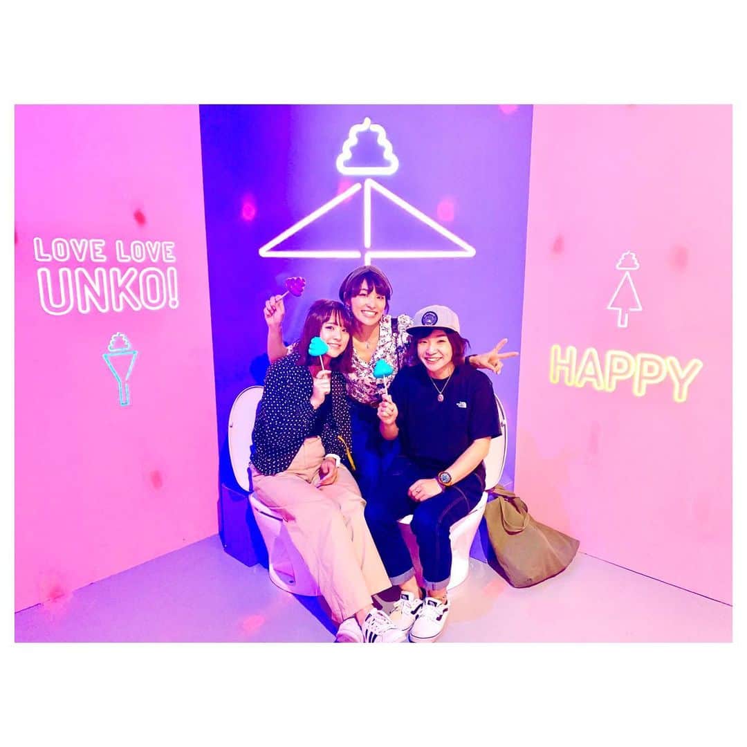 小林由佳さんのインスタグラム写真 - (小林由佳Instagram)「💩UNKO MUSEUM💩 with KOBAYA sisters🎀👩🏻👧🏻👱🏻‍♀️🎀  こばやシスターズ恒例の夏の遠足👯‍♀️🎐  わたしはスーパー乙女なので こんなとこ全然行きたくなかったんだけど 連行されて行ったら 思ってたより楽しくて、だいぶはしゃいだ🙌🏻😂😂😂  #うんこミュージアム #こばやシスターズ #うんこばやシスターズ #頭おかしいと連呼される #姉ちゃんだぞ #振り向いたらお客さんいっぱいいた #はず」5月28日 20時31分 - yuca_tan