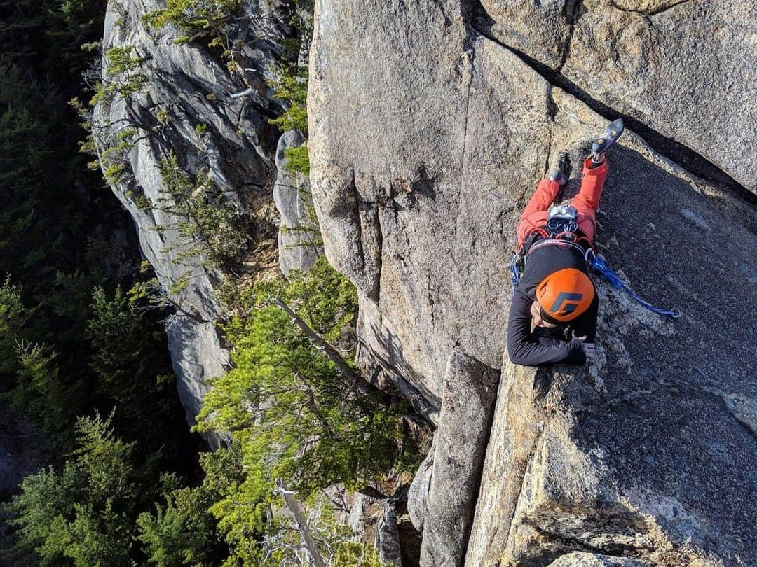 尾上彩さんのインスタグラム写真 - (尾上彩Instagram)「The top of rock makes me feel relaxed😊🌿☀️ ・ 岩の上って心地良い😊🌿☀️ ・ @patagonia_climb @patagoniajp @eyecandyworks」5月28日 20時50分 - aya_onoe