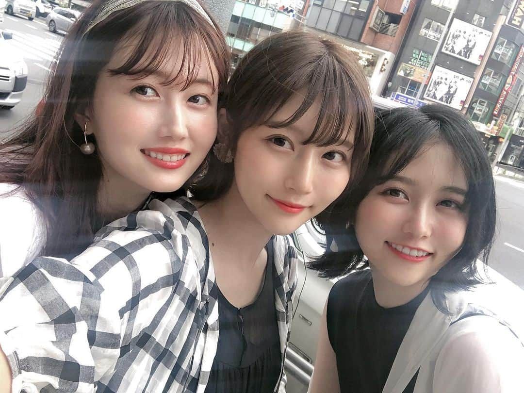 増澤璃凜子さんのインスタグラム写真 - (増澤璃凜子Instagram)「久しぶりに3人で集まれた！嬉しい！ . ちょうど今も3人でLINEしてるんだけどね、 可愛くて面白くて性格もよくて本当に最高の女たちです。 おしゃランチしたけど、ノリは変わらずな感じでした。良い。 . まつきから誕生日プレゼントでカチューシャ貰ったの👰🏻👰🏻 いっぱい使います、ありがとう💌  #蒼川愛 #まつきりな #似てるらしい #モデルプレスNEXT @modelpress」5月28日 20時59分 - ririkomasuzawa