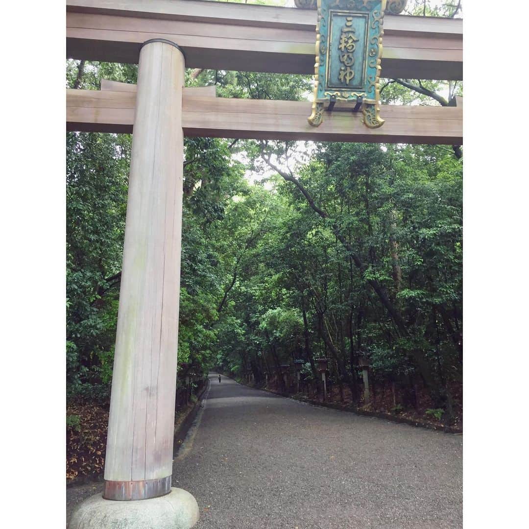 北野貴之さんのインスタグラム写真 - (北野貴之Instagram)「奈良にある大神神社。 素敵なパワー感じる神社でした。 今度は、この神社内にある神の山というのを登ろうかと。往復3時間とのこと。 帰りは、三輪素麺という有名な素麺を堪能。美味しい！ 皆様も是非。  #夢を叶える中で大きな漢に#語りながら#神社巡り#北海健児#質実剛健#百折不撓#精神」5月28日 21時02分 - takashi_kitano