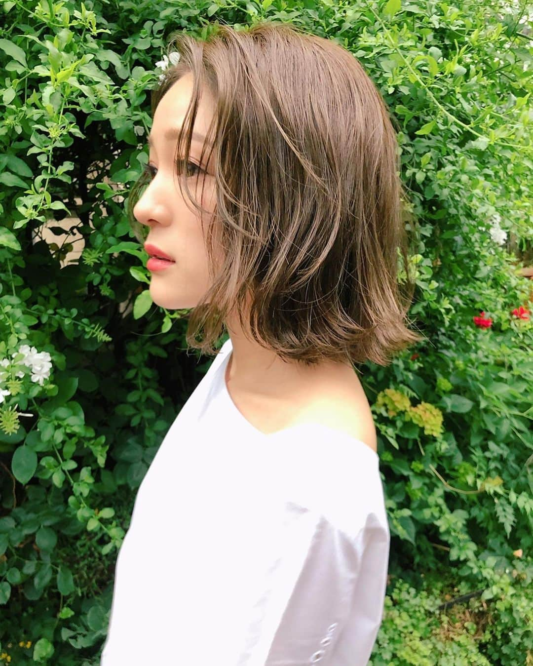 chayさんのインスタグラム写真 - (chayInstagram)「new colour🌿 ブルージュだけどいつもよりオレンジ味を消してもらってくすみ強めアッシュにしました☺︎ 今日はお仕事でいっぱい頭を使ったのでヘッドスパもして頂いて癒されました☺️✨ @cieca.noguchi いつもありがとうございます✂️ #cieca #hair #haircolor  #haircut #bob  #ヘアカラー #ブルージュ #アッシュ #ボブ #ヘアアレンジ」5月28日 21時09分 - chay1023_official