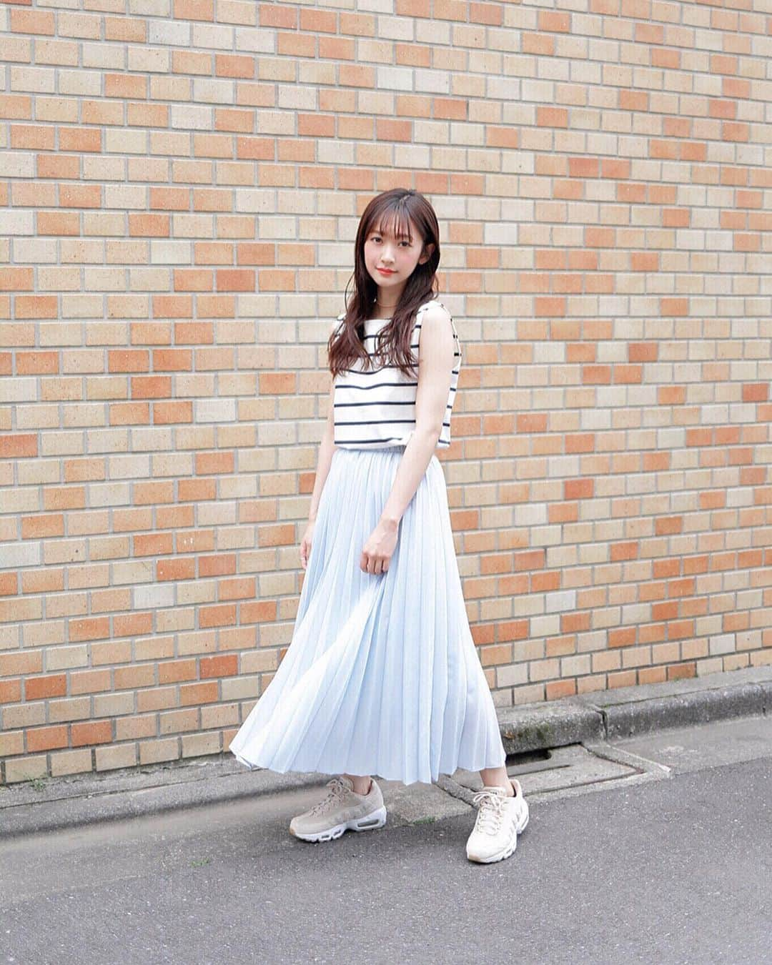 粟津麻依さんのインスタグラム写真 - (粟津麻依Instagram)「ノースリーブ、始めました。🌻 @uniqlo #Uniqlo#ボーダーT#ユニT#PR」5月28日 21時22分 - awatsumai