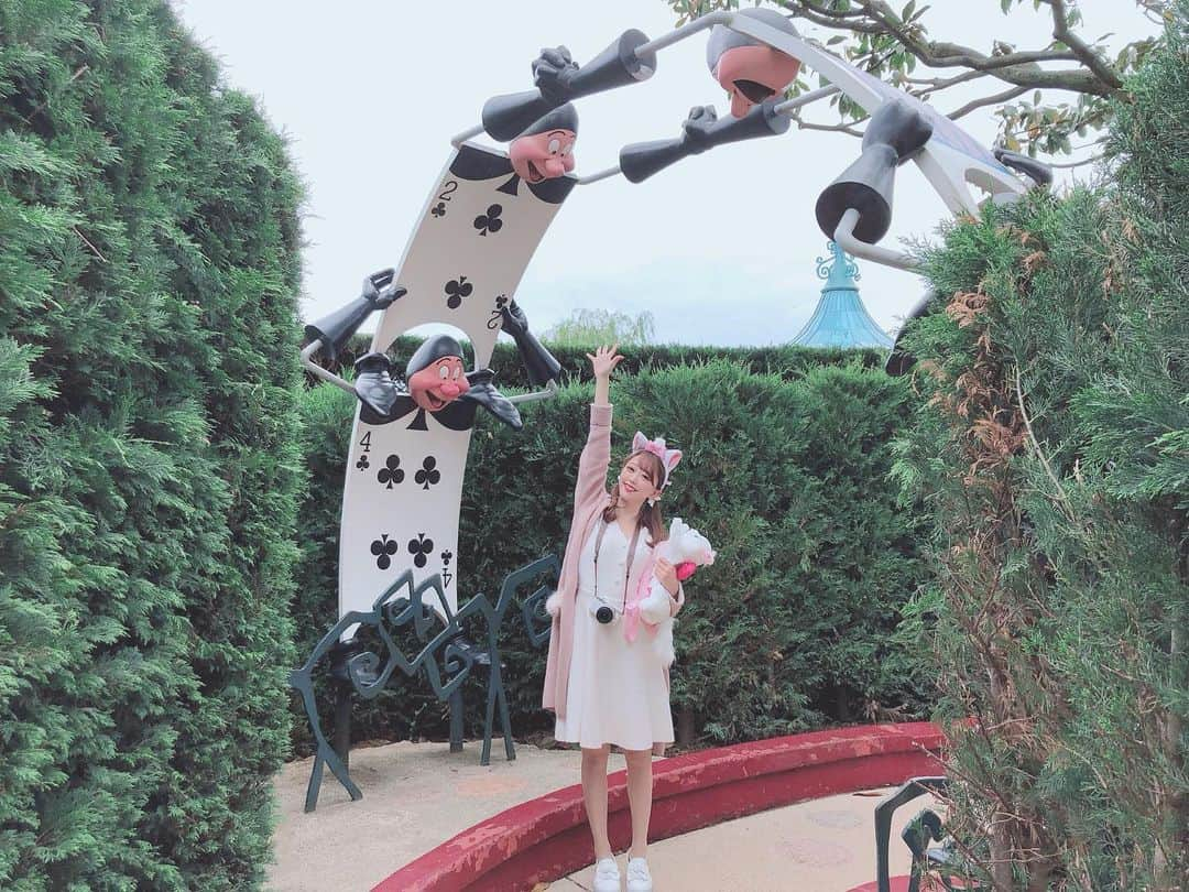 山村ゆりかさんのインスタグラム写真 - (山村ゆりかInstagram)「フランスの思い出徐々に投稿していきます🇫🇷 . 1日目はディズニーランドパリに行ったよ🐭 . ずっと食べたかったわんわん物語のミートボールスパゲッティが食べれて感動😭🍝 . . . #france #paris #ディズニーランドパリ #ディズニーランド #disneyland #disney #disneylandparis #dlp #眠れる森の美女の城 #わんわん物語 #不思議の国のアリス #phantommanor #シンデレラ #cinderella」5月28日 21時30分 - rika_m_1221