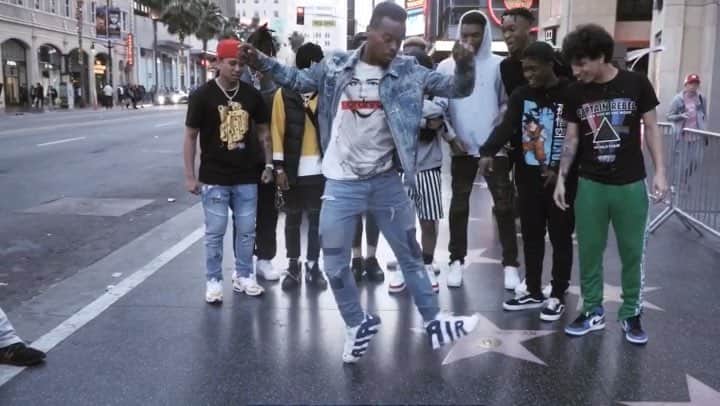 Lil Buckのインスタグラム：「Still Tippin.... Literally 👟👟TURN SOUND ON & VOLUME UP‼️dropping full videos of both Hollywood sessions soon! Be on the look out and turn post notifications on. Also follow the global movement @memphisjookin #memphisjookin #stilltippin」