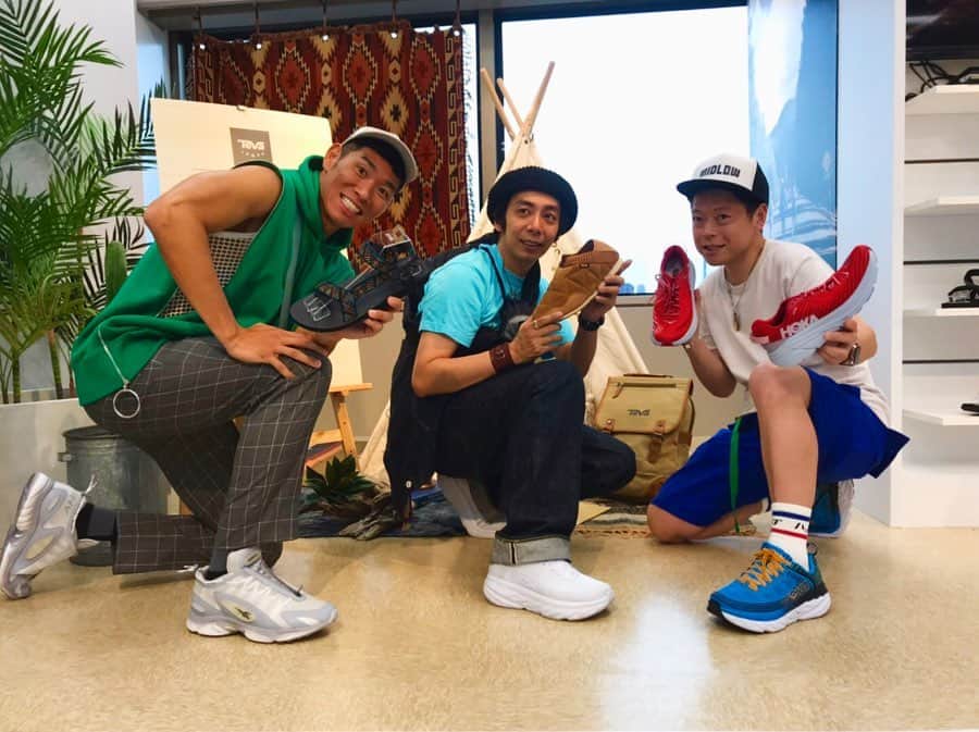 ネゴシックスのインスタグラム：「弾むように駆けめぐれる ソールバインバインHOKAONEONE 夏場最高サンダルTeva #HOKAONEONE#Teva」