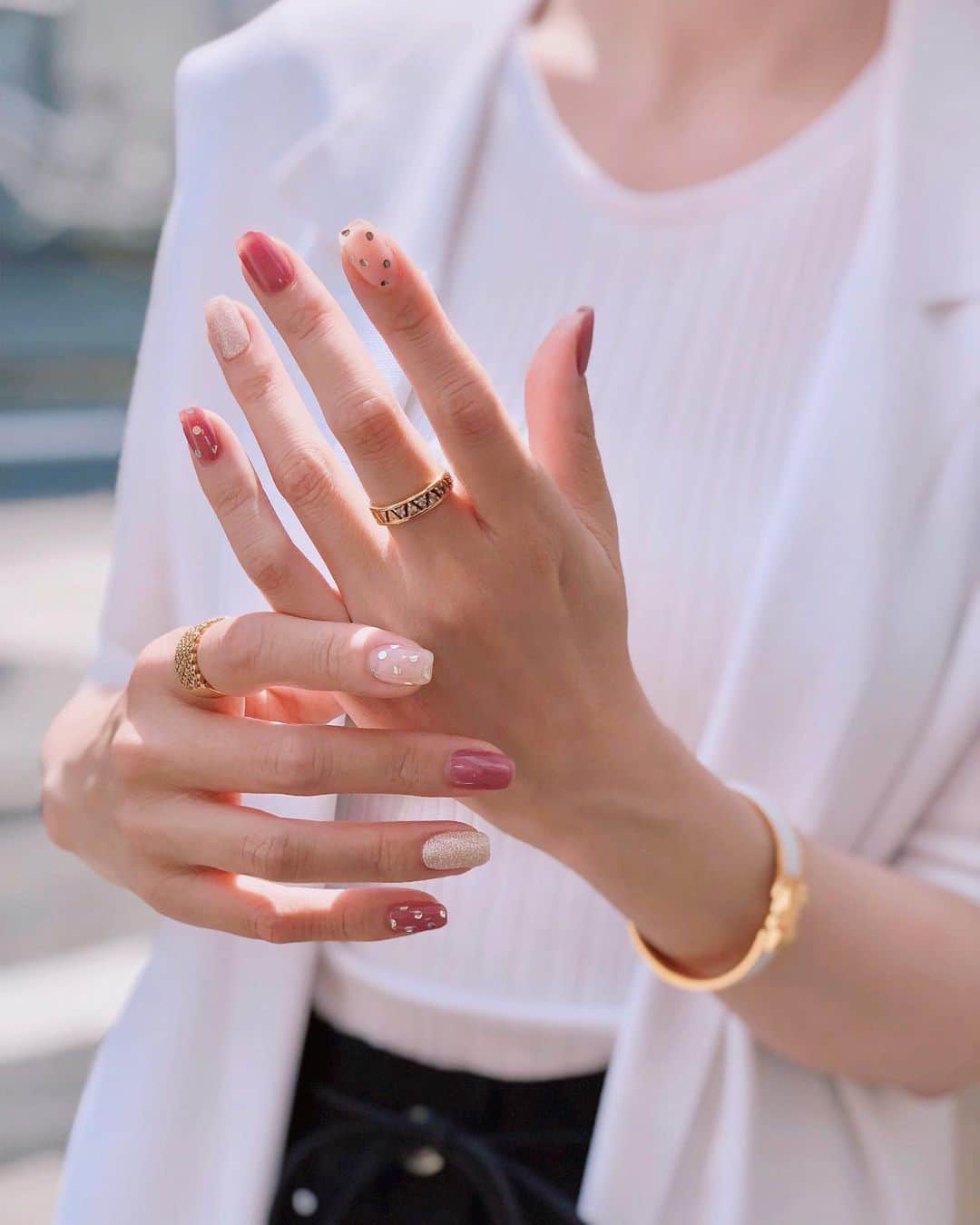 カオルコさんのインスタグラム写真 - (カオルコInstagram)「new  nails 💅🏻💕* . . . #nails #fashion #dot #hand #art #ネイル #iphonexs #portrait #instamood #portrait #今更iPhoneのportraitの凄さ #手は大きい方よ #まいっか」5月28日 21時41分 - ka_ruk_