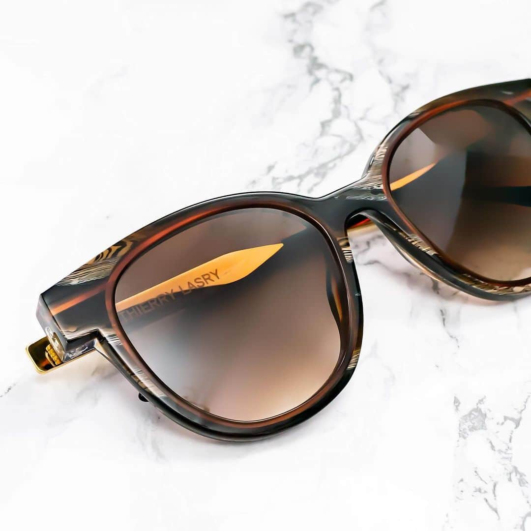 ティエリー ラスリーさんのインスタグラム写真 - (ティエリー ラスリーInstagram)「the THIERRY LASRY “SHORTY” in Brown Horn & Caramel Tortoise Shell Acetate w/ Gold Metal Temples ... #thierrylasry #SHORTY #handmadeinfrance」5月28日 21時54分 - thierrylasry