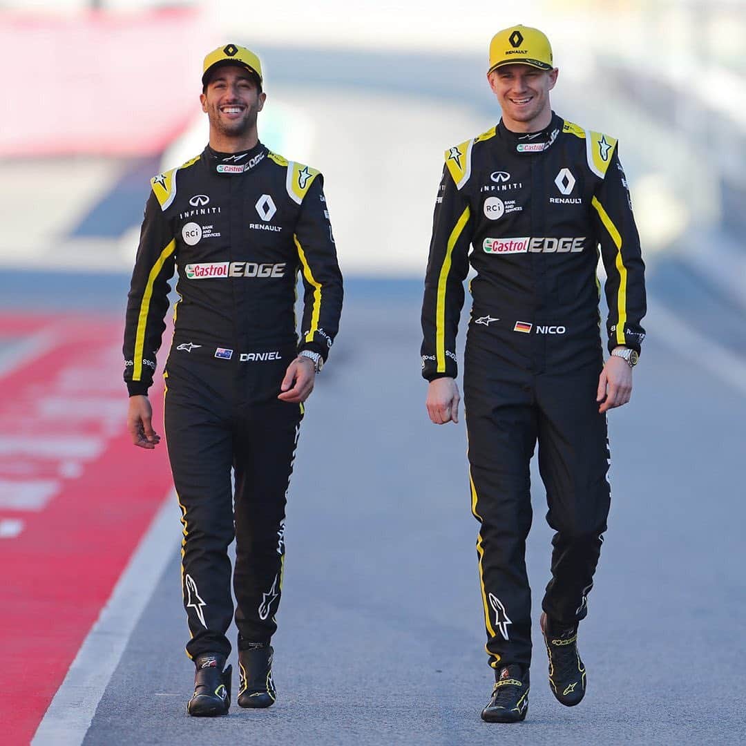 のインスタグラム：「This shared passion is sublimated by the men devoted to conquer time. #RS19 #RSspirit #Racing #BRmanifesto #timeinstruments #precisionperformance #BellRoss #Formula1 #RenaultF1Team」