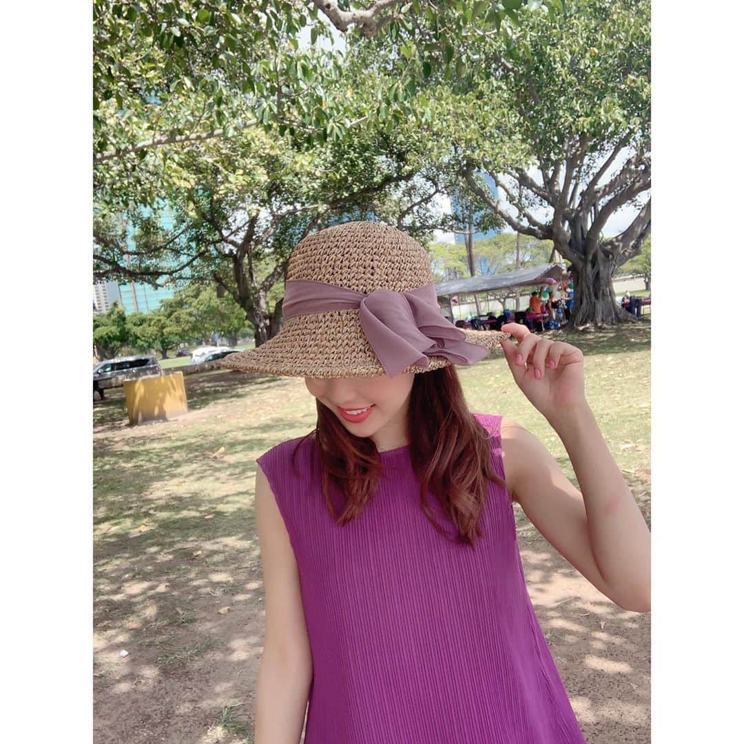 川崎希さんのインスタグラム写真 - (川崎希Instagram)「selva secretaの麦わらハット💓💓💓 ざっくり編んでるかんじのデザインで UV加工もされてるよ〜☀️ 日差しが強くなってきたからハットおすすめです  帽子のサイズも内側のテープで 微調整可能になってます💓💓💓 #selvasecreta #麦わら帽子  #詳しくはインスタのプロフィールのリンクからみてみてね」5月28日 22時09分 - kawasakinozomi