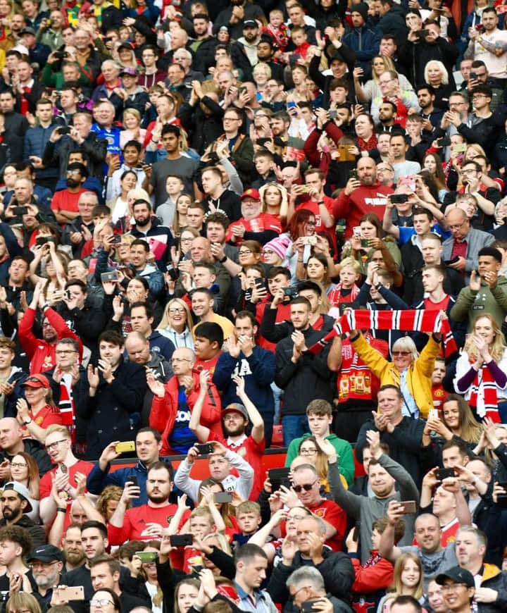 マンチェスター・ユナイテッドさんのインスタグラム写真 - (マンチェスター・ユナイテッドInstagram)「Our fans 🥰 #MUFC」5月28日 22時10分 - manchesterunited