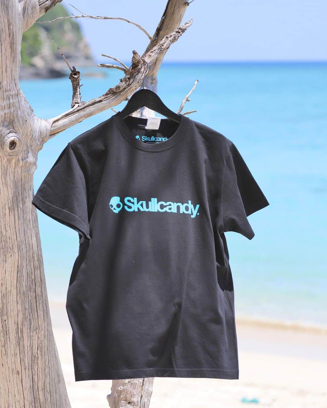 Skullcandy Japanさんのインスタグラム写真 - (Skullcandy JapanInstagram)「明日5/29(水) 20時からプロフィール内のリンク先サイトにて新作Tシャツ販売します🧼﻿ ﻿ フレッシュなTシャツでフレッシュな夏！﻿ ﻿ #FeelSkullcandy #FeelFresh #スカルキャンディー」5月28日 22時14分 - skullcandyjapan