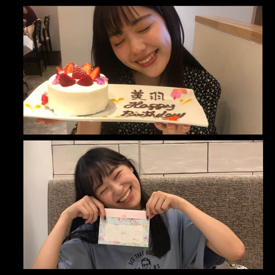 鈴木美羽さんのインスタグラム写真 - (鈴木美羽Instagram)「先日りほにお誕生日をお祝いしてもらいました☺️ 毎度毎度思うんだけど、私はりほほど人のためになれる人に出逢ったことない！ 私の良いところも悪いところも全部ひっくるめて包み込んでくれる。 親友なのか家族なのかカップルなのか(誤)なんかもうよく分からないけど、とにかくトクベツナソンザイ！ いつも心に寄り添ってくれてありがとう☺︎ あ、それとね、今年もプレゼントと一緒にお手紙をくれたんだけど、りほからのお手紙は今回も心がぎゅぎゅぎゅっと詰まっていて、嬉しくて泣いちゃったっていうのはヒミツの話 P.S 仲良いと似てくるって本当なのかも…？(1枚目  #happybirthday #happybirthdaytome」5月28日 22時28分 - suzukimiu_0414