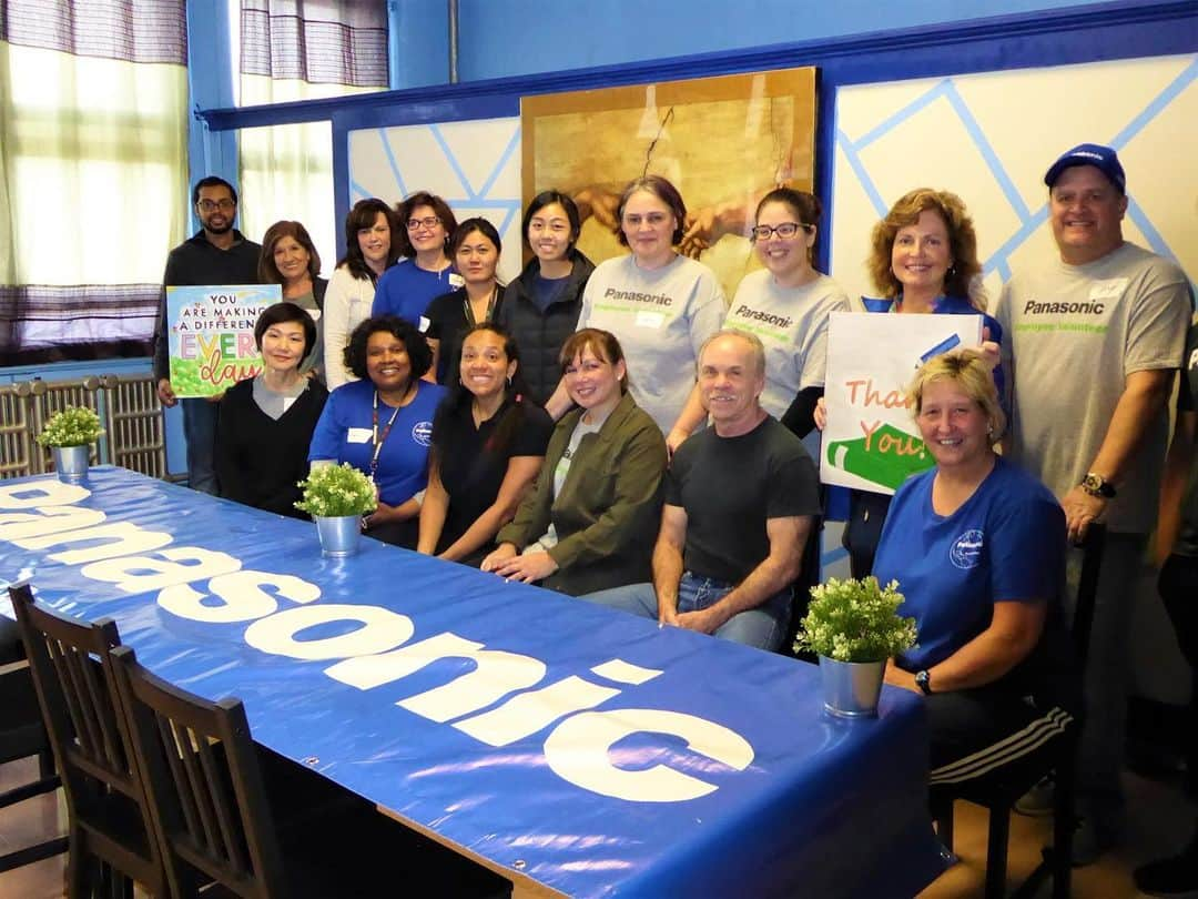 Panasonicさんのインスタグラム写真 - (PanasonicInstagram)「We’re passionate about improving the education system in our local community—during #TeacherAppreciation month, we committed to improving the lives of educators! SWIPE ➡️ to see how we gave two @cityofnewarknj schools an #extrememakeover, “teacher’s lounge” edition!」5月28日 22時37分 - panasonic