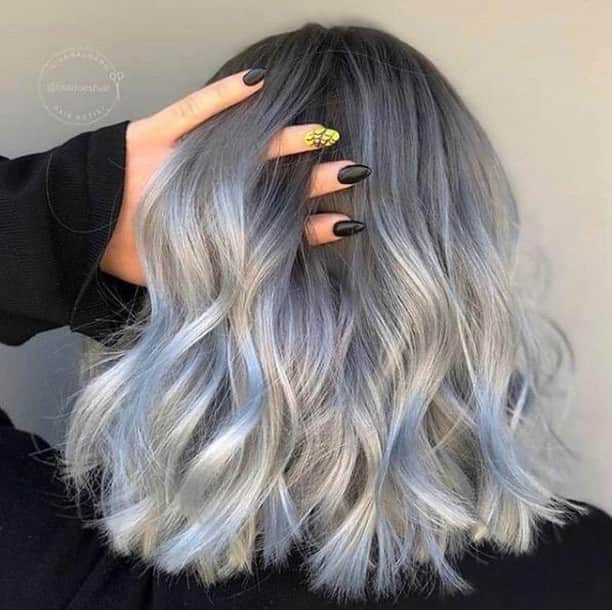 CosmoProf Beautyさんのインスタグラム写真 - (CosmoProf BeautyInstagram)「This Silver Shade is STUNNING🌪👏 ✨ Stunning silver by @lisadoeshair using @kenraprofessional Silver Metallics and @guytang_mydentity color  #repost #cosmoprofbeauty #licensedtocreate #kenraprofessional #mydentity #hairbesties #silverhair #colormelt #metallichair #colormelting」5月28日 23時00分 - cosmoprofbeauty