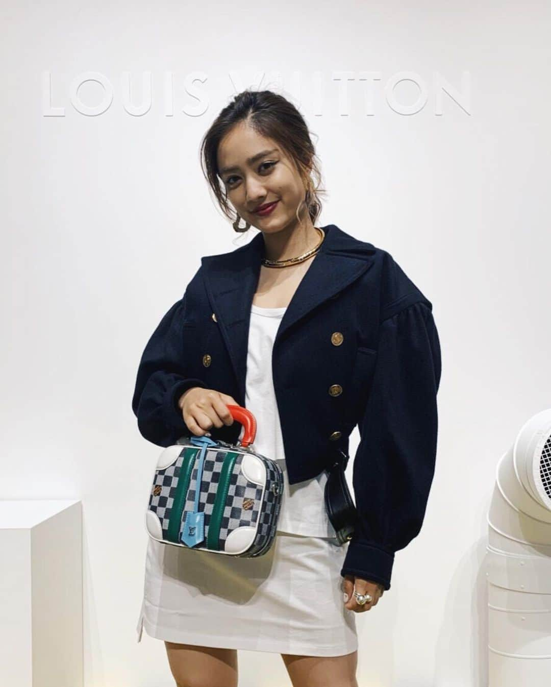 谷まりあさんのインスタグラム写真 - (谷まりあInstagram)「LOUIS VUITTON 2019AW collection🖤 秋冬コレクションを見てきました！どれも可愛すぎてずっと見てたかった😍😍❣️楽しみだぁ🙈💕💕thanks🖤 #louisvuitton」5月28日 23時01分 - mariaaaa728