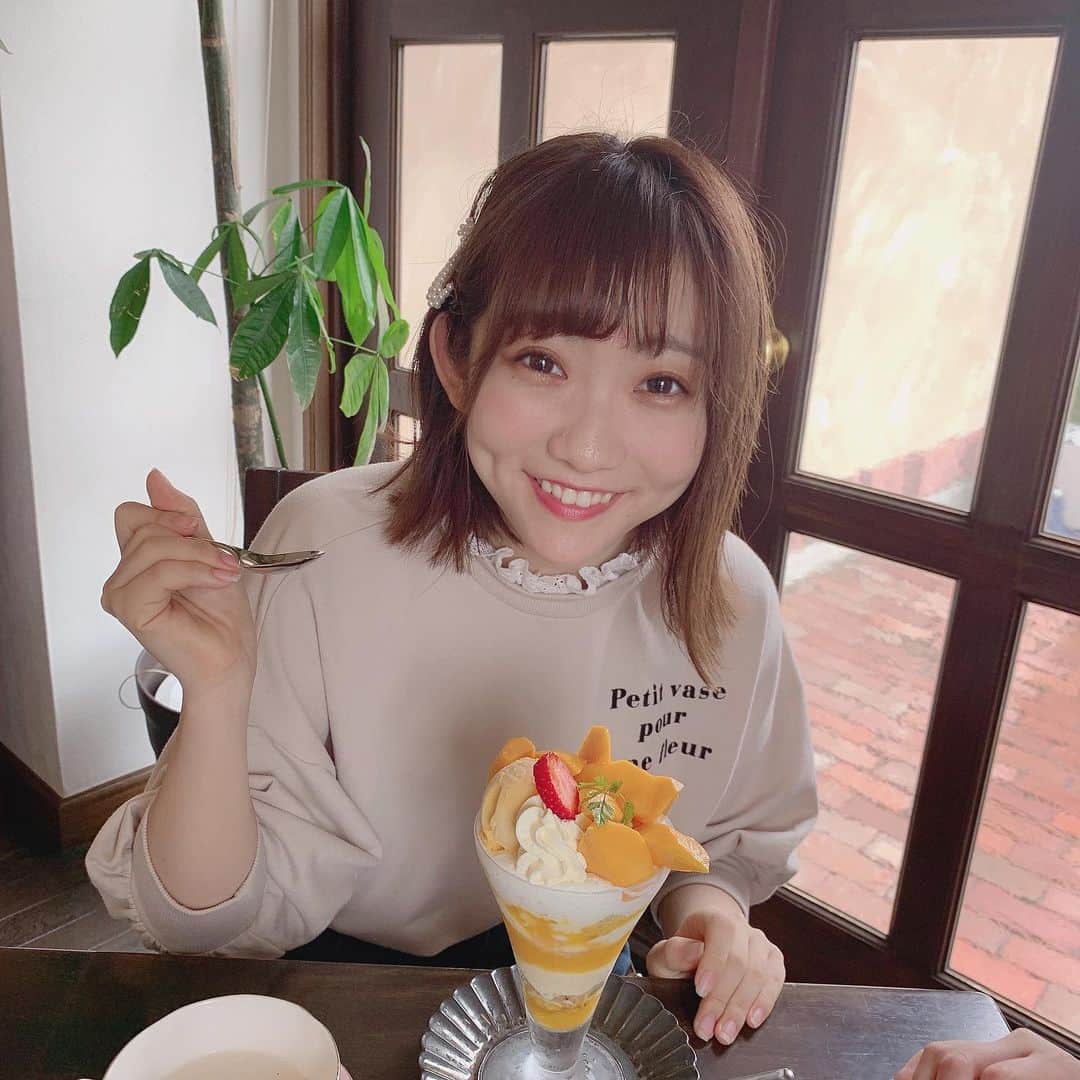 夏川愛実さんのインスタグラム写真 - (夏川愛実Instagram)「ㅤㅤㅤㅤㅤㅤㅤㅤㅤㅤㅤㅤㅤ ㅤㅤㅤㅤㅤㅤㅤㅤㅤㅤㅤㅤㅤ  パフェを食べました。🥭💓 何の果物がすきですか？？🍏🍎🍇 ㅤㅤㅤㅤㅤㅤㅤㅤㅤㅤㅤㅤㅤㅤㅤㅤㅤㅤㅤㅤ #パフェ#マンゴーパフェ ㅤㅤㅤㅤㅤㅤㅤㅤㅤㅤㅤㅤㅤㅤㅤㅤㅤㅤㅤㅤ ㅤㅤㅤㅤㅤㅤㅤㅤㅤㅤㅤㅤㅤㅤㅤㅤㅤㅤㅤㅤㅤㅤㅤㅤ」5月28日 23時06分 - ami_natsukawa
